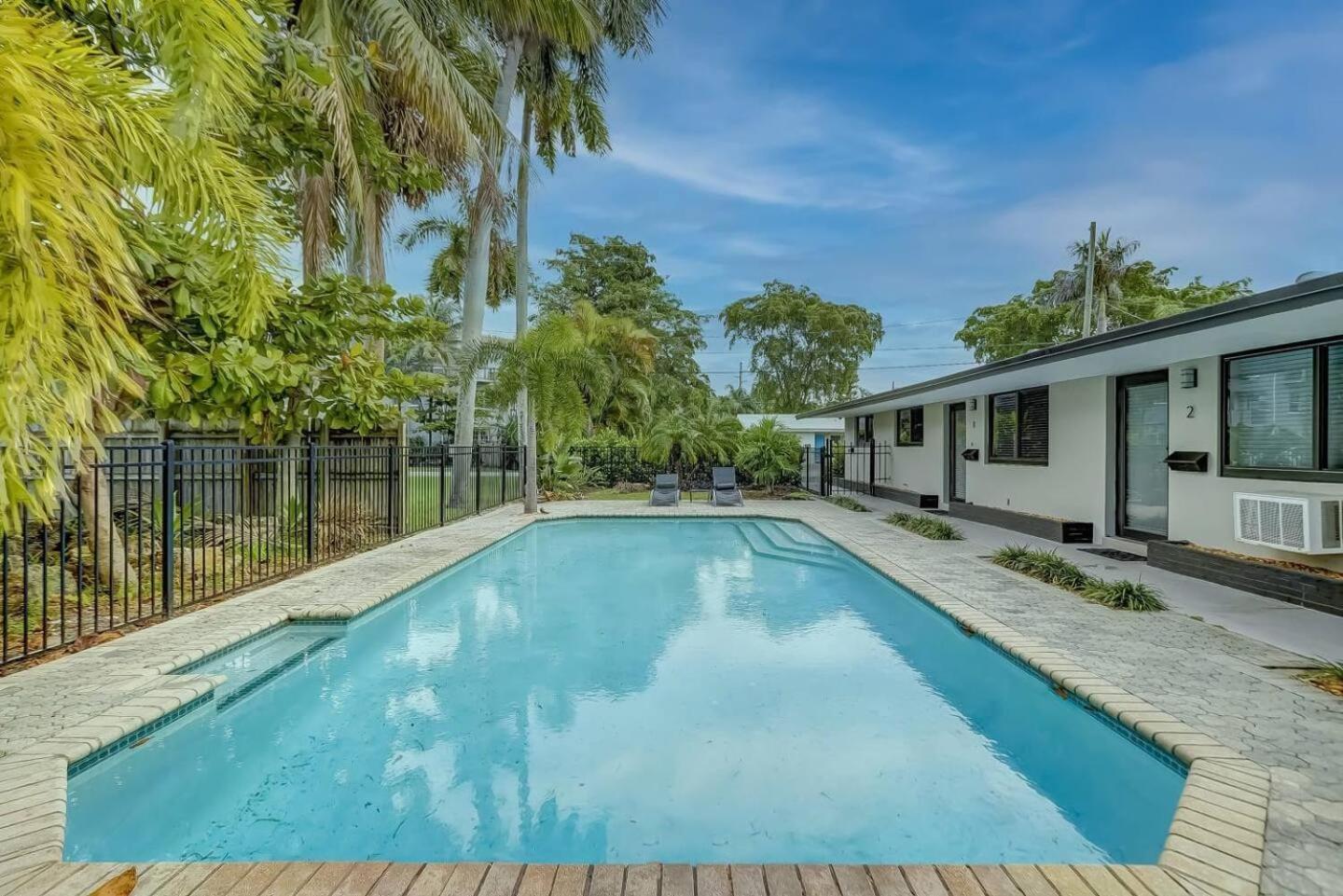 Waterfront Deck Pool Kayak Leilighet Fort Lauderdale Eksteriør bilde