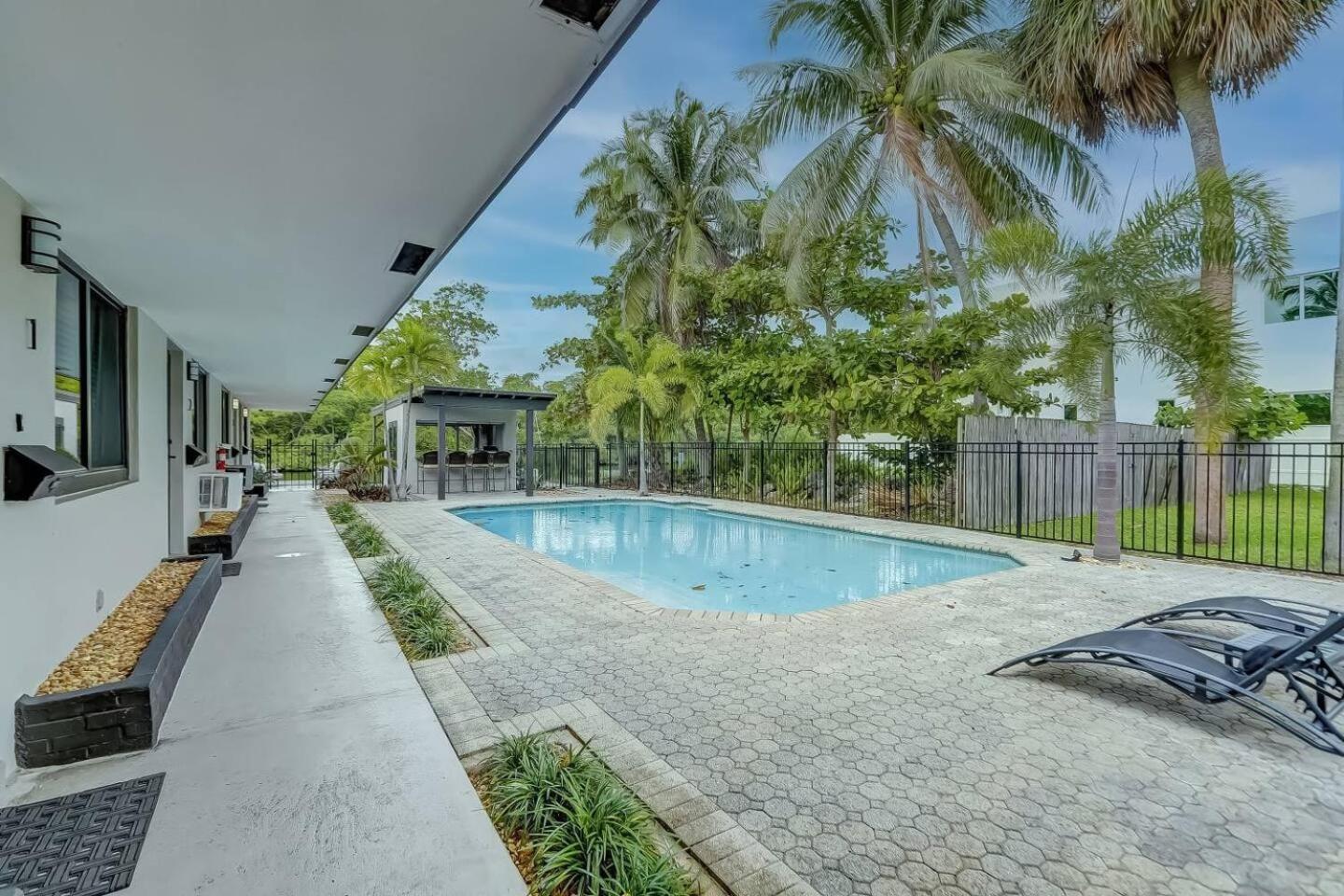 Waterfront Deck Pool Kayak Leilighet Fort Lauderdale Eksteriør bilde